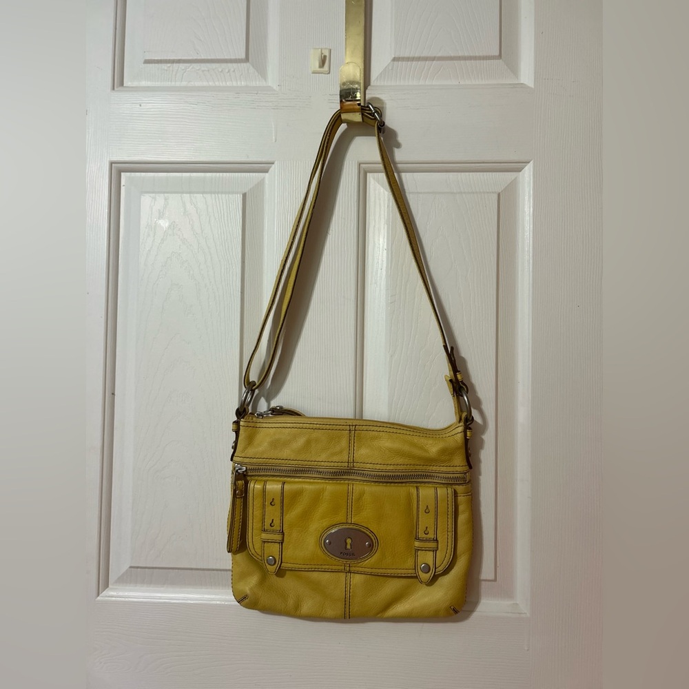 Fossil Slim Crossbody Bag Y2K Soft Leather Multi Pockets Clean Minimalist Boho
